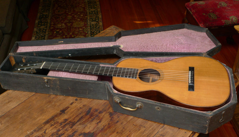 1870 gitbox guitar